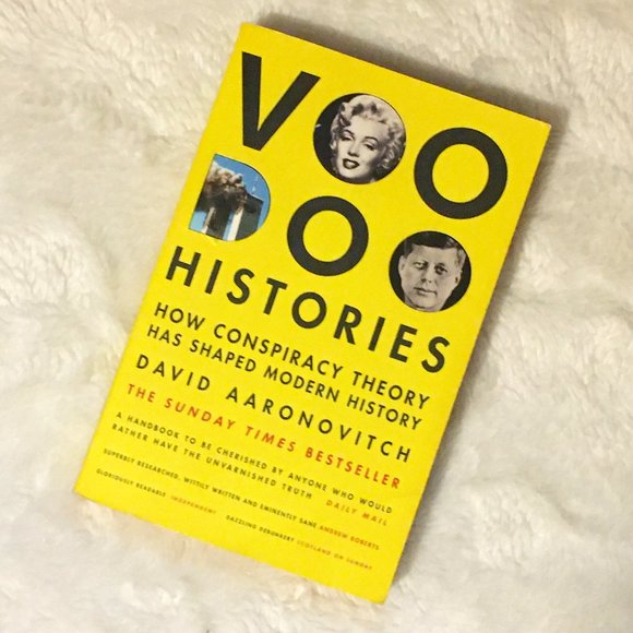 'Voodoo Histories' Softcover By David Aaronovitch - Picture 1 of 7